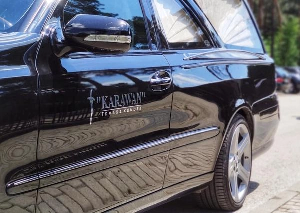 Karawan pogrzebowy KARAWAN Tomasz Kondej obsługujący rodziny z Otwocka